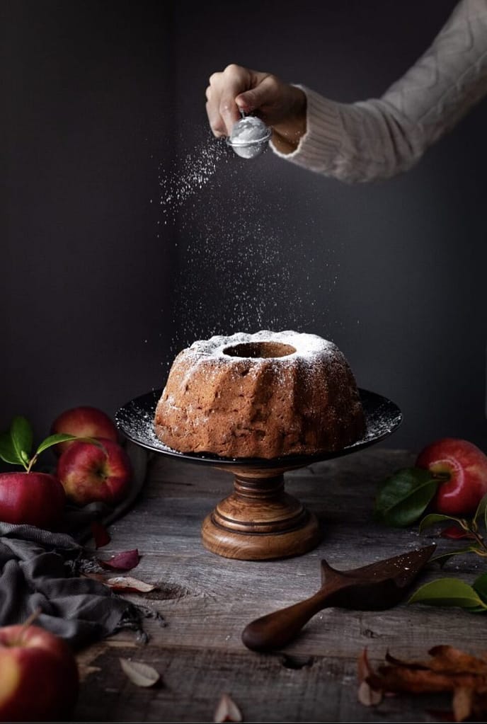 Vegan apple spice cake